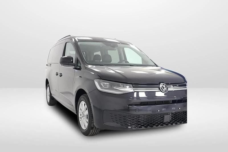Uusi VW Caddy Maxi Life Life 122 HP (89 kW) 2025 Deep black Tila-auto