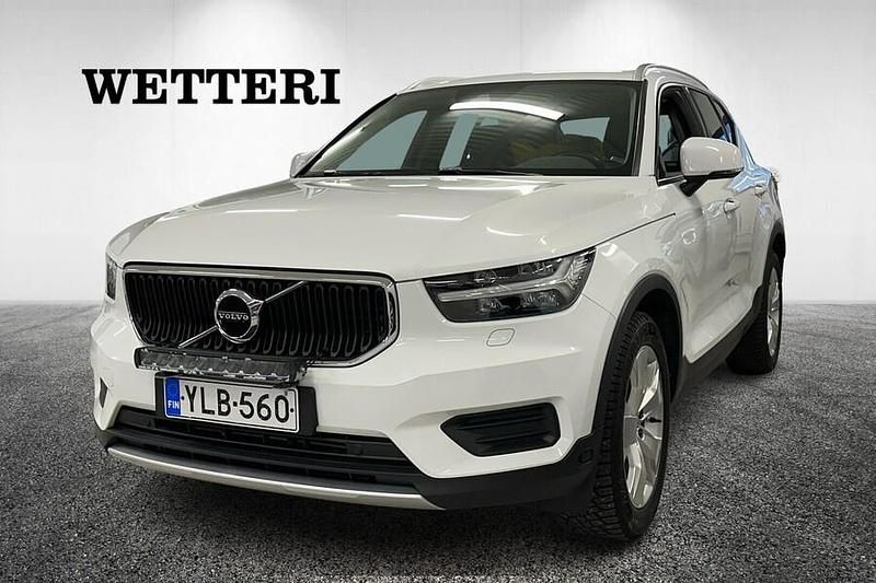 Valkoinen Käytetty 2019 Volvo XC40 Business Edition Katumaasturi | 26 900 € (Perustarjous) - Kuva 1/4
