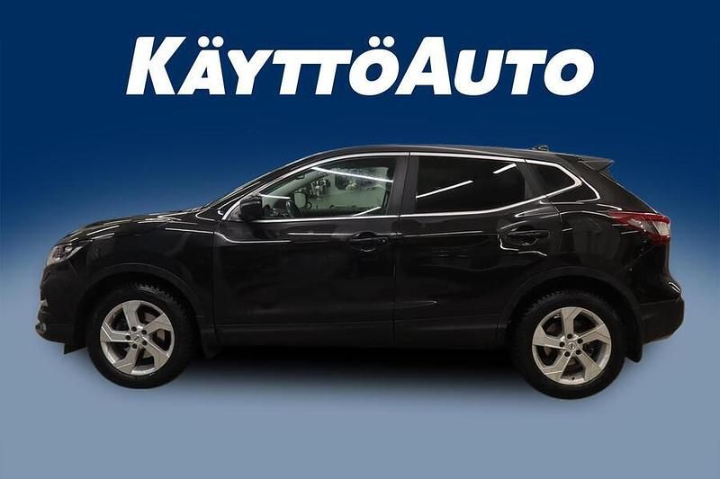 Käytetty Nissan Qashqai N-Connecta 158 HP (116 kW) 2021 Musta Katumaasturi