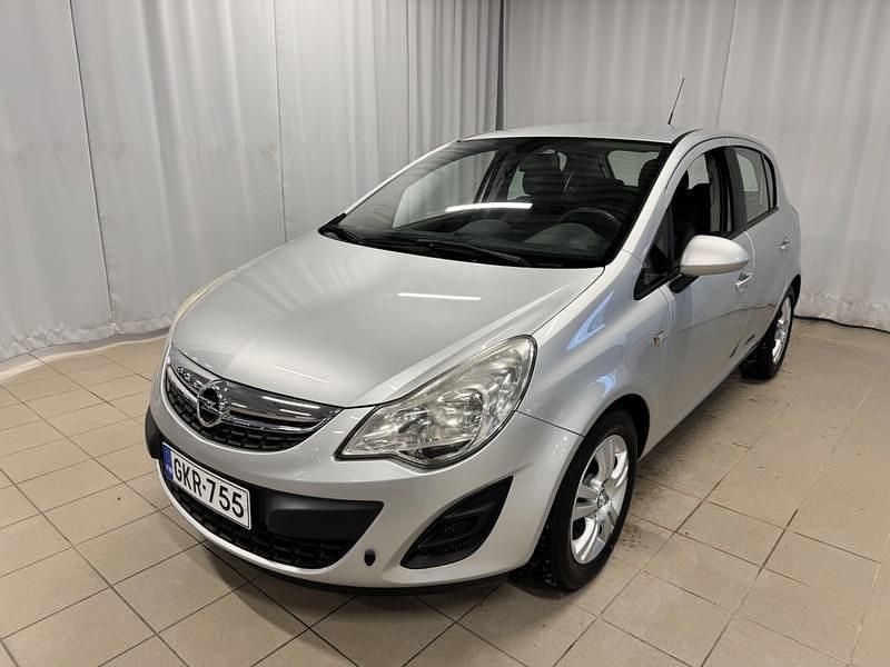 Käytetty Opel Corsa Enjoy 86 HP (63 kW) 2013 Viistoperä