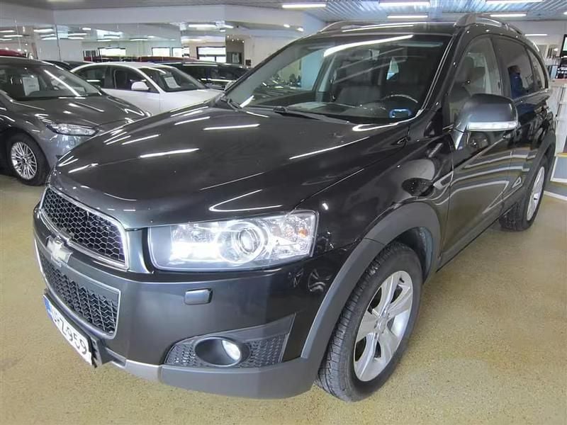 Musta Käytetty 2012 Chevrolet Captiva LT Katumaasturi | 12 900 € - Kuva 1/4