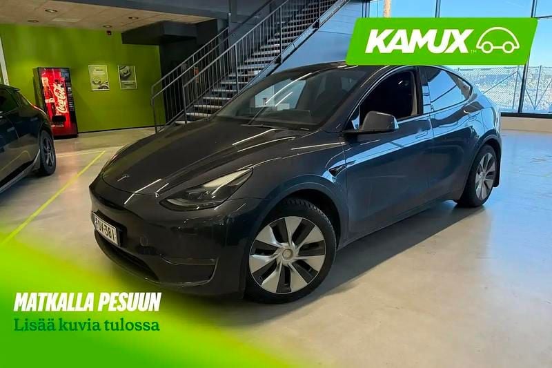 Hopea / harmaa Käytetty 2021 Tesla Model Y Katumaasturi | 30 790 € (Perustarjous) - Kuva 1/4