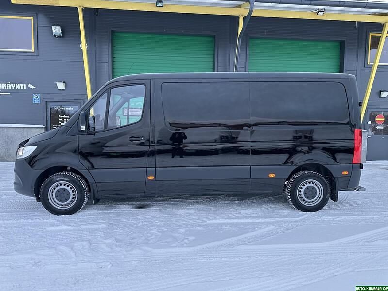 Musta Käytetty 2019 Mercedes Sprinter Van | 29 400 € (Supertarjous) - Kuva 1/4