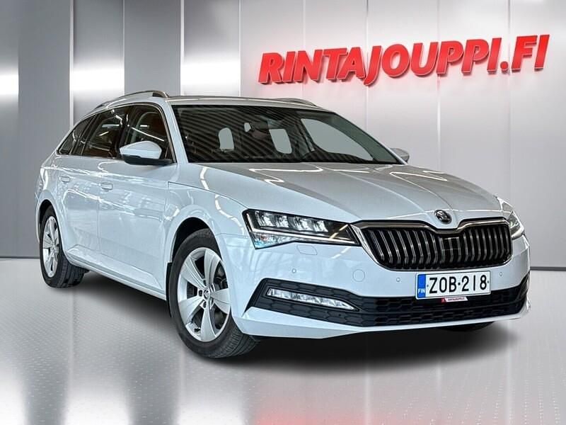 Valkoinen Käytetty 2022 Skoda Superb Ambition Farmari | 26 530 € (Perustarjous) - Kuva 1/3