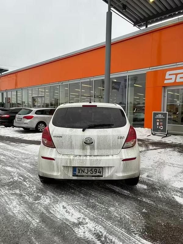 Käytetty Hyundai i20 GO! 86 HP (63 kW) 2015 Viistoperä