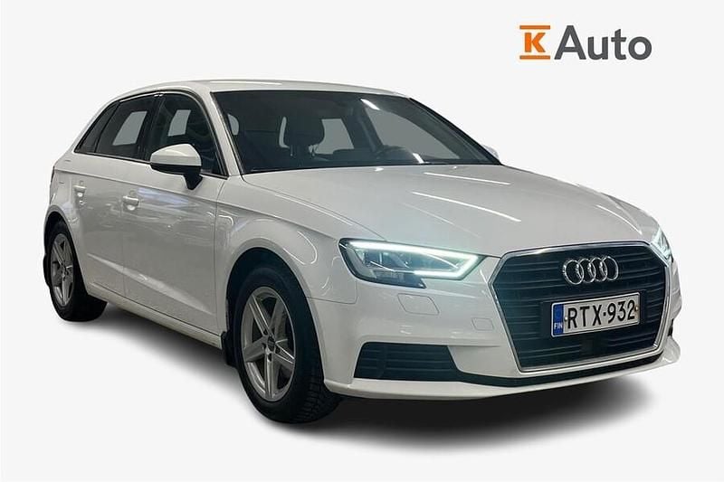 Käytetty Audi A3 Sportback Business 150 HP (110 kW) 2019 Valkoinen Viistoperä