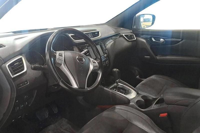 Käytetty Nissan Qashqai N-Vision 116 HP (85 kW) 2017 Musta Katumaasturi