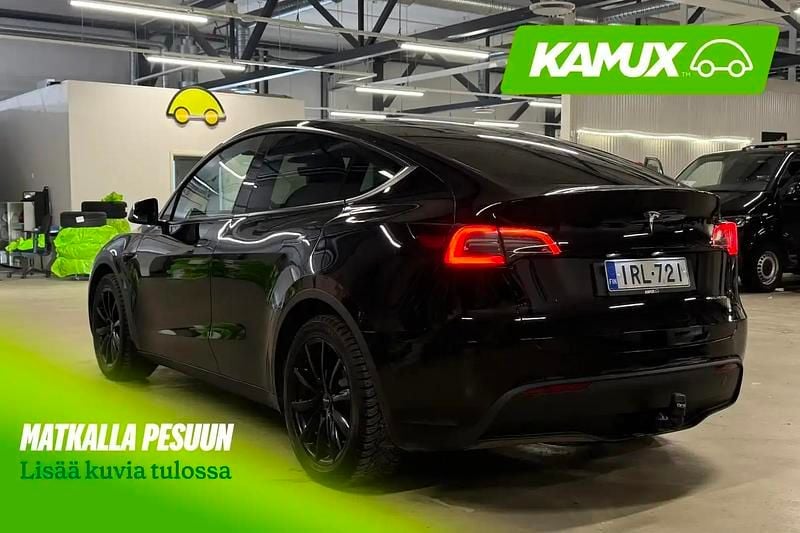 Käytetty Tesla Model Y 258 kW (351 HP) 2023 Musta Katumaasturi