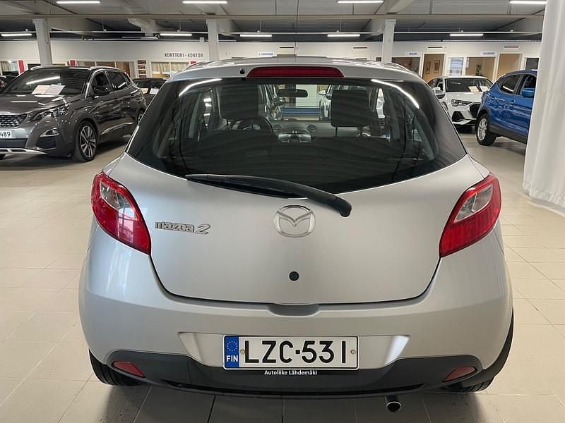 Käytetty Mazda 2 86 HP (63 kW) 2011 Harmaa Viistoperä