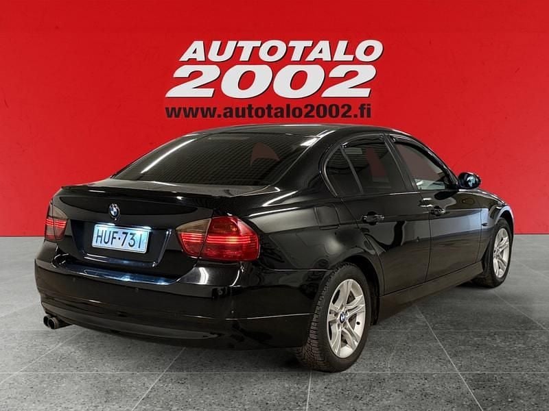 Käytetty BMW 325 218 HP (160 kW) 2005 Musta Sedan