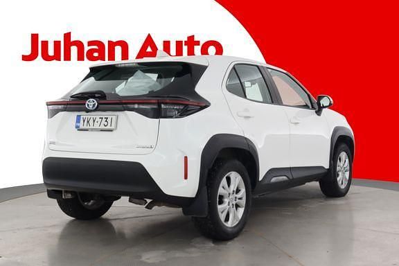 Käytetty Toyota Yaris Cross Active 116 HP (85 kW) 2022 Valkoinen Katumaasturi