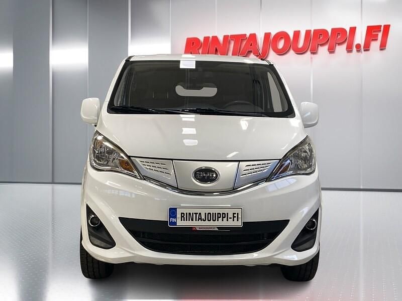 Käytetty BYD ETP3 100 kW (136 HP) 2023 Van