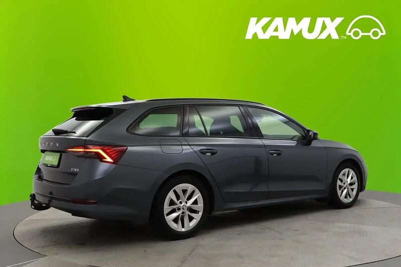 Käytetty Skoda Octavia Style 150 HP (110 kW) 2021 Hopea / harmaa Farmari