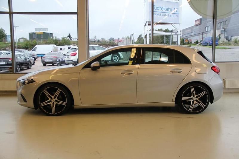 Käytetty Mercedes A180 Business 116 HP (85 kW) 2019 Harmaa Farmari