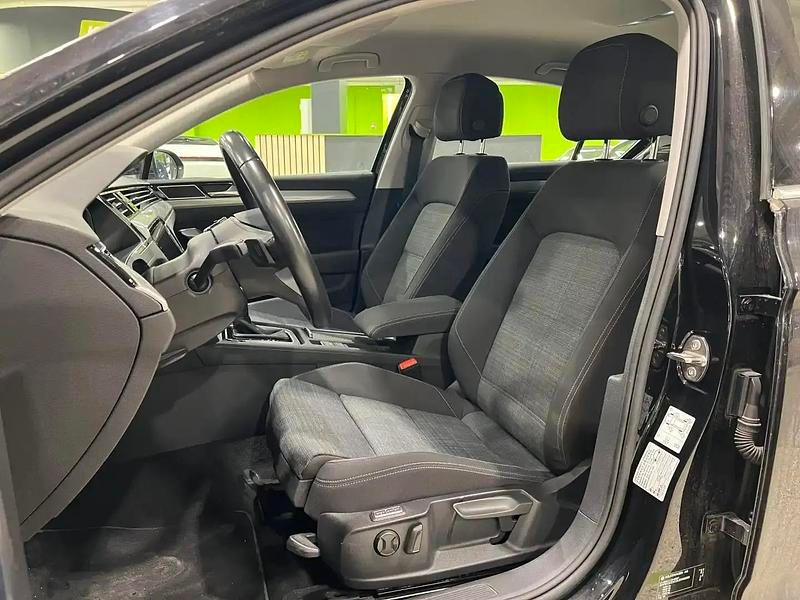 Käytetty VW Passat Style 150 HP (110 kW) 2020 Musta Sedan