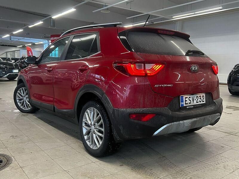 Käytetty Kia Stonic EX 101 HP (74 kW) 2021 Katumaasturi