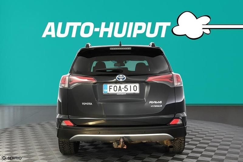 Käytetty Toyota RAV4 Hybrid Style 155 HP (114 kW) 2016 Katumaasturi
