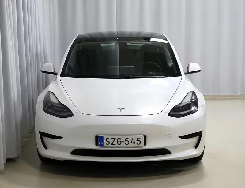 Käytetty Tesla Model 3 Standard Range Plus 208 kW (283 HP) 2021 Sedan