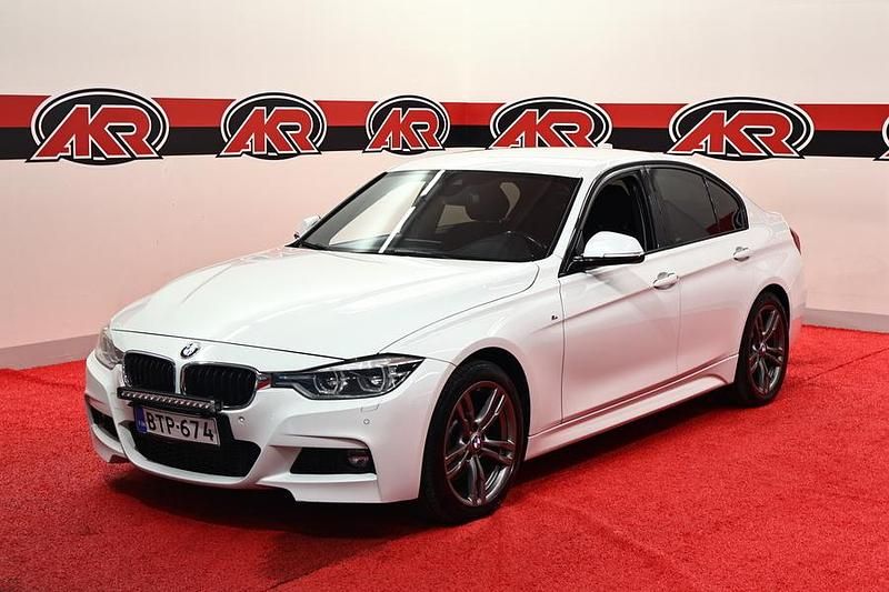 Valkoinen Käytetty 2015 BMW 330 M Sport Sedan | 21 900 € (Hieman kallis) - Kuva 1/4