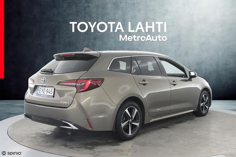 Käytetty Toyota Corolla Edition 140 HP (102 kW) 2024 Ruskea (beige) Farmari