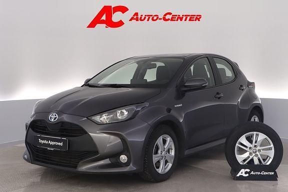 Harmaa Käytetty 2021 Toyota Yaris Active Viistoperä | 18 990 € (Perustarjous) - Kuva 1/4