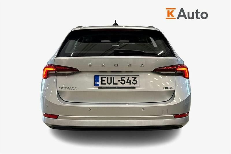 Käytetty Skoda Octavia Ambition 150 HP (110 kW) 2022 Harmaa Sedan