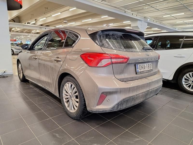 Käytetty Ford Focus Titanium 125 HP (91 kW) 2019 Harmaa Viistoperä