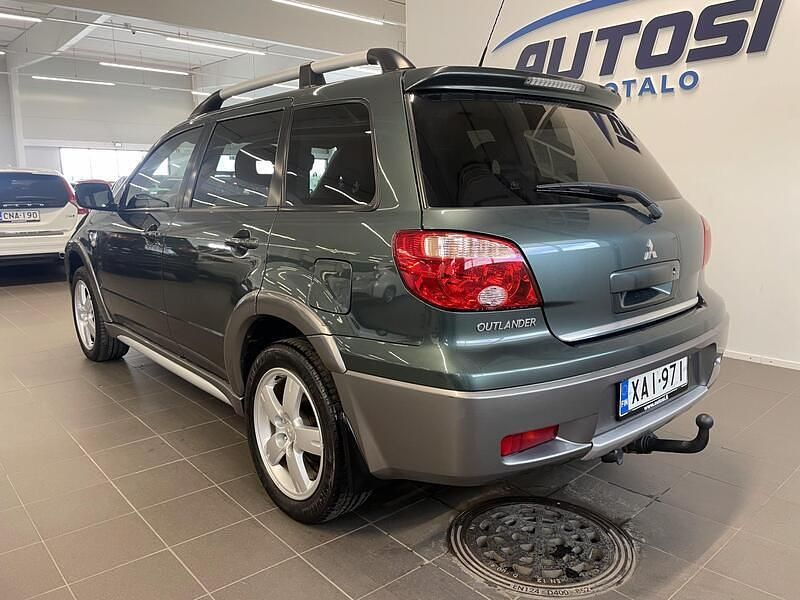 Käytetty Mitsubishi Outlander Intense 160 HP (117 kW) 2006 Vihreä Katumaasturi