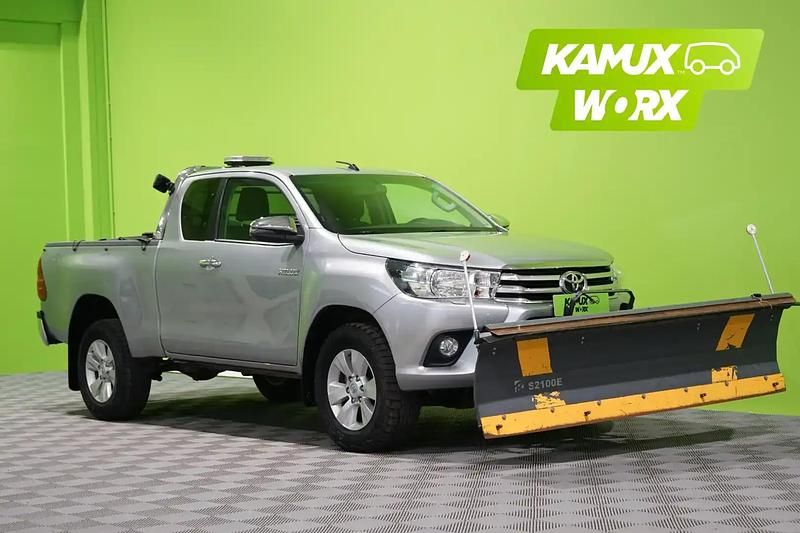Hopea / harmaa Käytetty 2020 Toyota HiLux Nouto | 37 500 € (Supertarjous) - Kuva 1/4