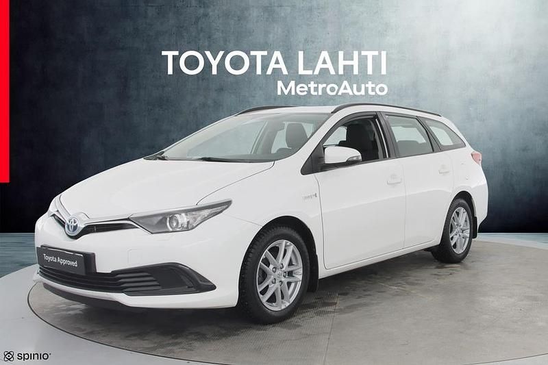 Valkoinen Käytetty 2017 Toyota Auris Touring Sports Edition Farmari | 16 380 € (Perustarjous) - Kuva 1/4