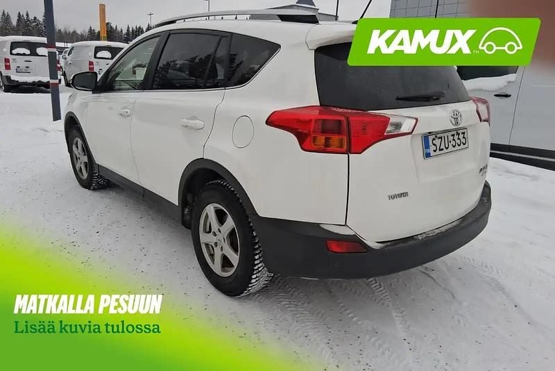 Käytetty Toyota RAV4 Active 124 HP (91 kW) 2015 Valkoinen Katumaasturi