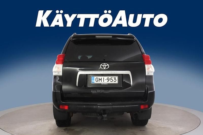 Käytetty Toyota Land Cruiser Executive 190 HP (139 kW) 2012 Musta Van