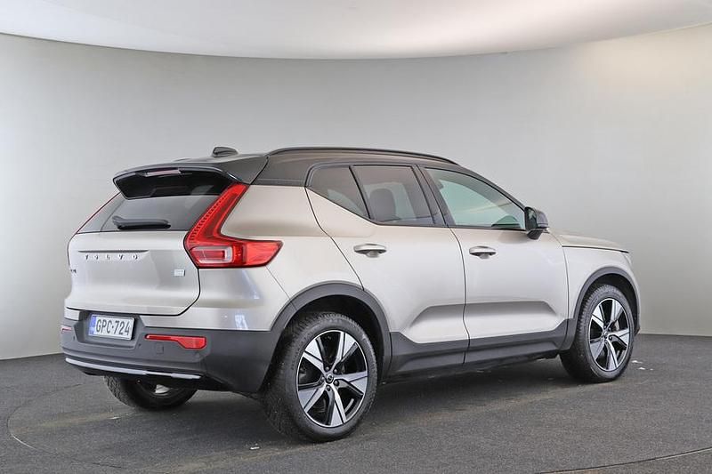 Käytetty Volvo XC40 Plus 169 kW (231 HP) 2022 Ruskea Katumaasturi
