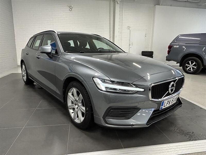 Käytetty Volvo V60 Momentum 190 HP (139 kW) 2019 Harmaa Farmari