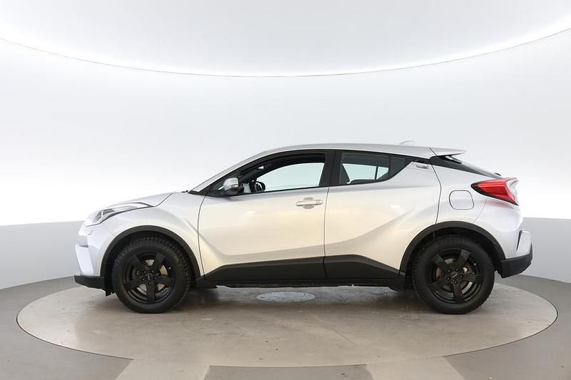 Käytetty Toyota C-HR Active 116 HP (85 kW) 2017 Katumaasturi