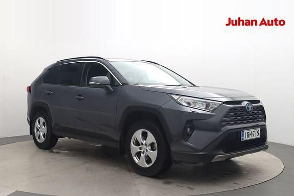 Harmaa Käytetty 2023 Toyota RAV4 Edition Katumaasturi | 40 990 € (Perustarjous) - Kuva 1/4