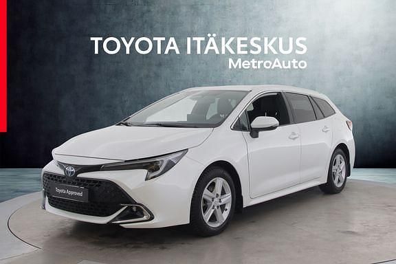 Valkoinen Käytetty 2023 Toyota Corolla Edition Farmari | 28 990 € (Perustarjous) - Kuva 1/4