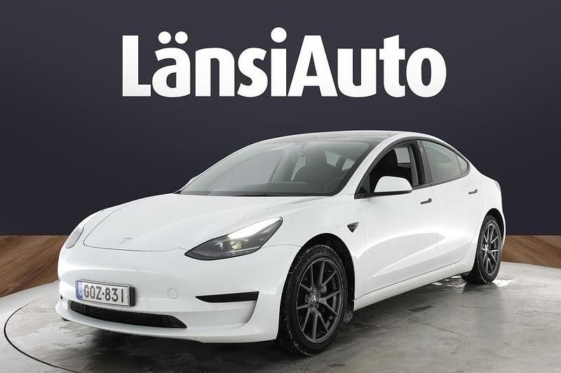 Käytetty Tesla Model 3 Standard Range Plus 208 kW (283 HP) 2021 Valkoinen Sedan