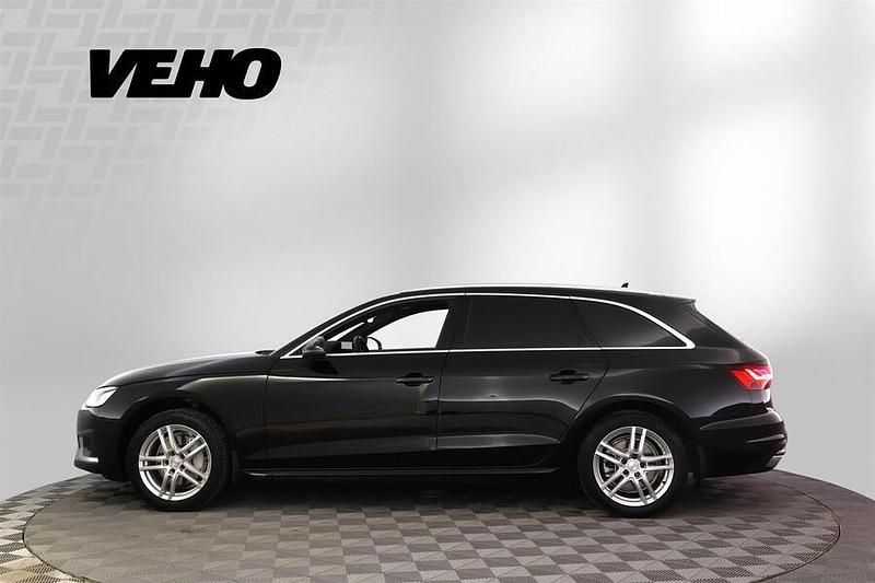 Käytetty Audi A4 Business 204 HP (150 kW) 2021 Musta Farmari