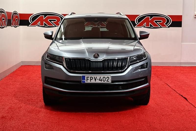 Käytetty Skoda Kodiaq Business Line 150 HP (110 kW) 2020 Harmaa Katumaasturi
