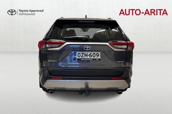 Käytetty Toyota RAV4 Active 176 HP (129 kW) 2022 Met. harmaa Katumaasturi