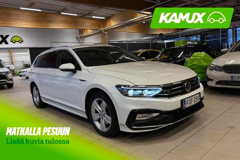 Käytetty VW Passat R-line 150 HP (110 kW) 2019 Valkoinen Farmari