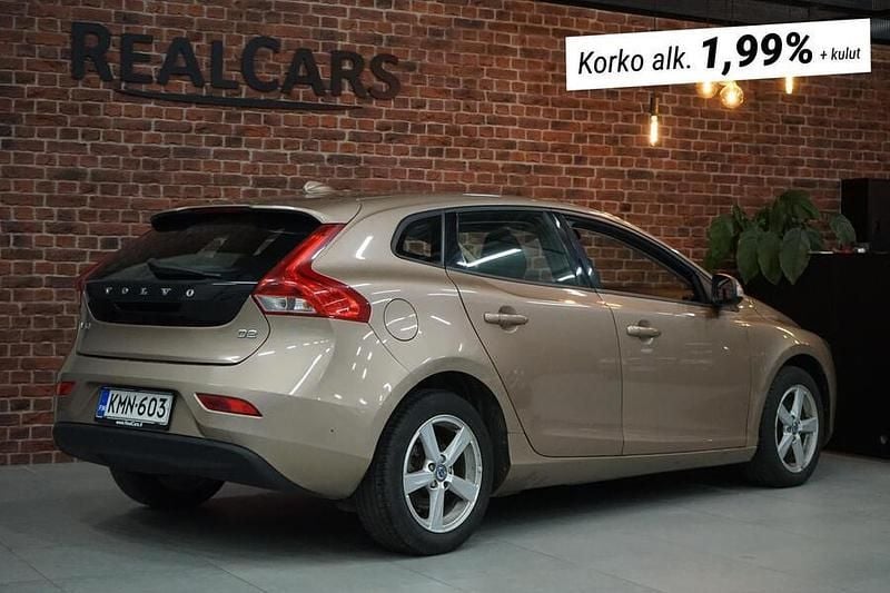 Käytetty Volvo V40 Kinetic 114 HP (83 kW) 2013 Viistoperä