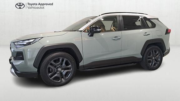 Käytetty Toyota RAV4 Edition 2023 Vihreä Katumaasturi
