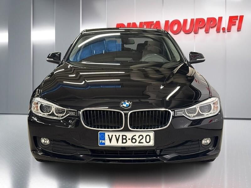 Käytetty BMW 316 136 HP (100 kW) 2013 Musta Sedan