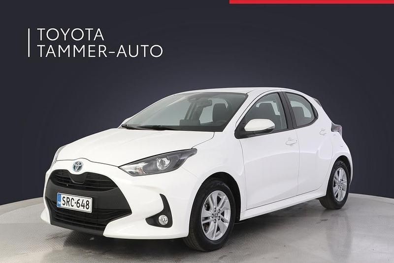 Käytetty Toyota Yaris Hybrid Active 116 HP (85 kW) 2024 Valkoinen Viistoperä