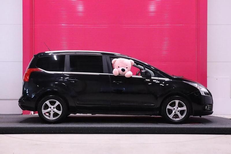 Käytetty Peugeot 5008 Style 114 HP (83 kW) 2014 Katumaasturi