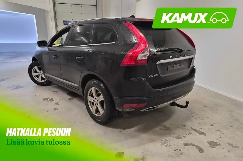 Käytetty Volvo XC60 Standard 190 HP (139 kW) 2017 Musta Katumaasturi