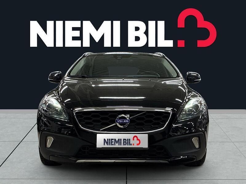 Käytetty Volvo V40 Summum 120 HP (88 kW) 2016 Viistoperä