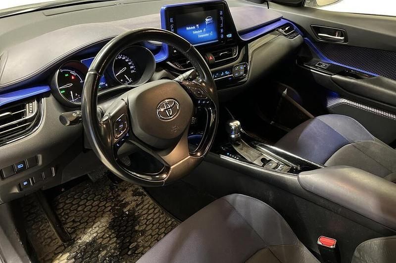 Käytetty Toyota C-HR Edition 122 HP (89 kW) 2017 Harmaa Katumaasturi